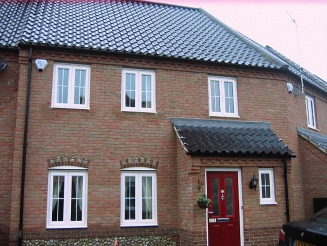 Room to rent in Great Yarmouth - Single room to rent with use of own bathroom - Image 3