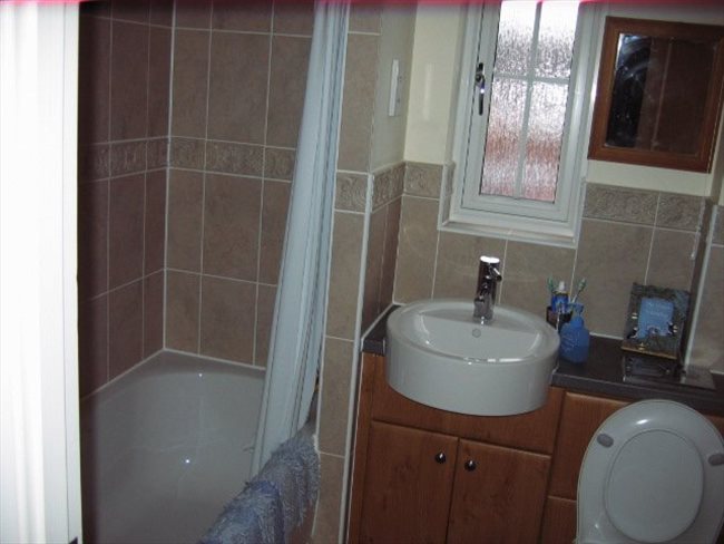 Room to rent in Great Yarmouth - Single room to rent with use of own bathroom - Image 4