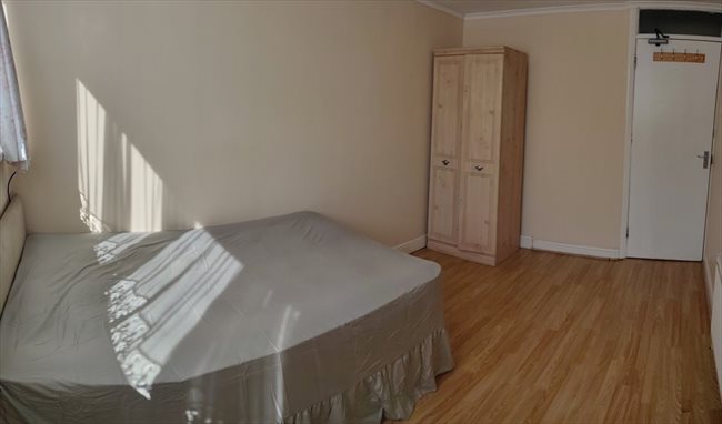 Room to rent in Preston - LARGE ROOM WEMBLEY CENTRAL NEAR TUBE - Image 1