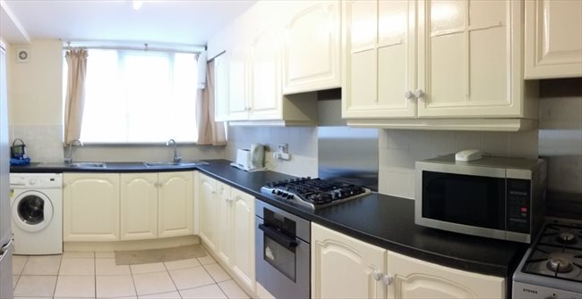 Room to rent in Preston - LARGE ROOM WEMBLEY CENTRAL NEAR TUBE - Image 2