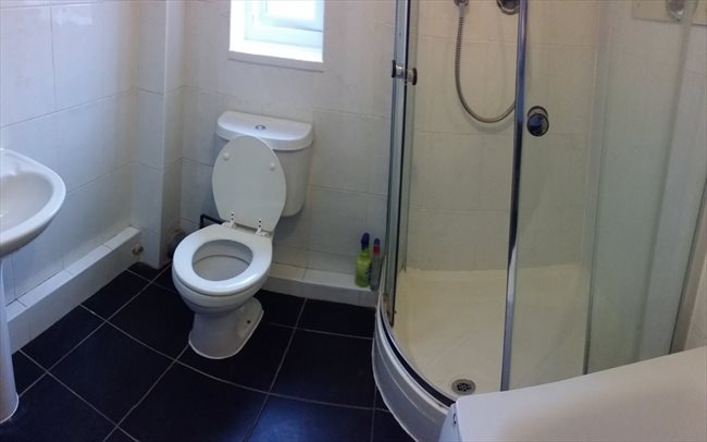 Room to rent in Preston - LARGE ROOM WEMBLEY CENTRAL NEAR TUBE - Image 4