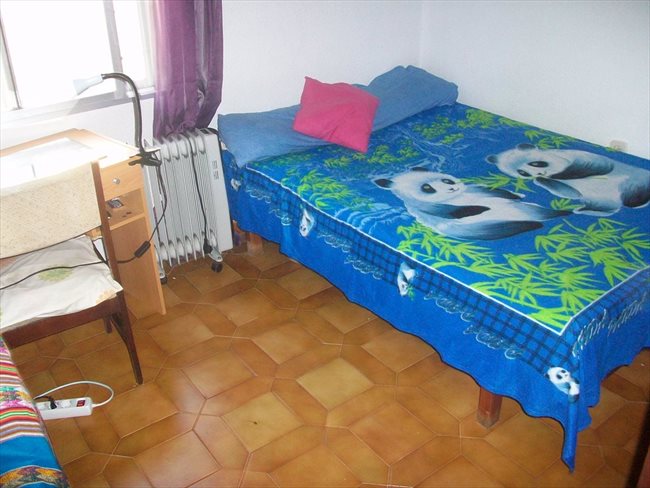 Piso Compartido en Tetuán - habitacion grande luminosa solo chica estudiante--cerca UNIVERCIDADES-MADRID | EasyPiso - Image 1