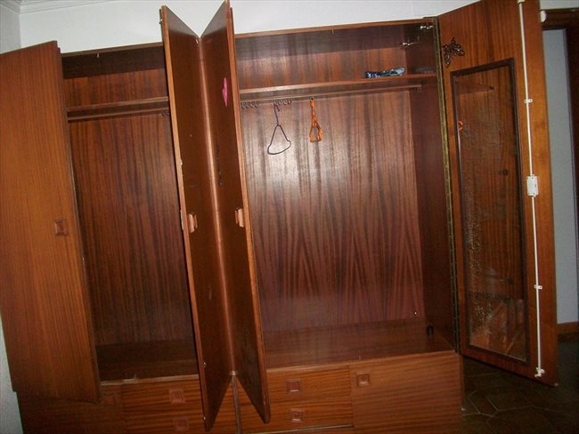 Piso Compartido en Tetuán - habitacion grande luminosa solo chica estudiante--cerca UNIVERCIDADES-MADRID | EasyPiso - Image 6