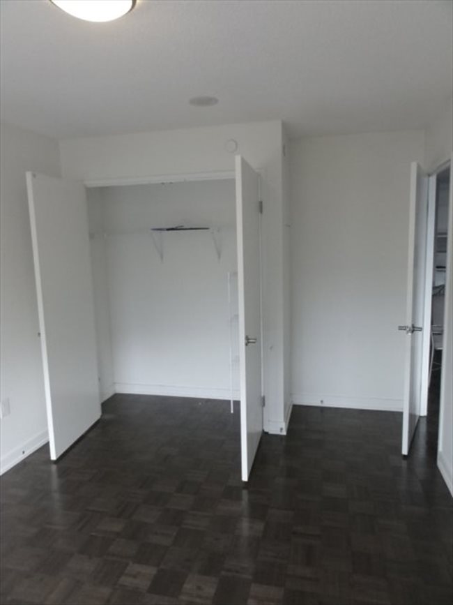 Room for rent in Canada - Bathurst&Front Private Room $900 Shared Room $550 - Image 2