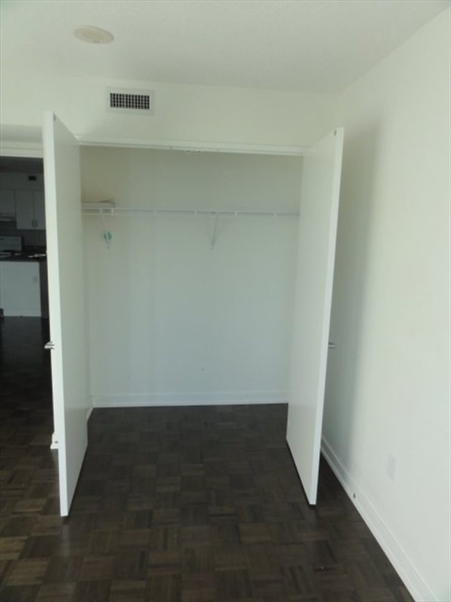 Room for rent in Canada - Bathurst&Front Private Room $900 Shared Room $550 - Image 6