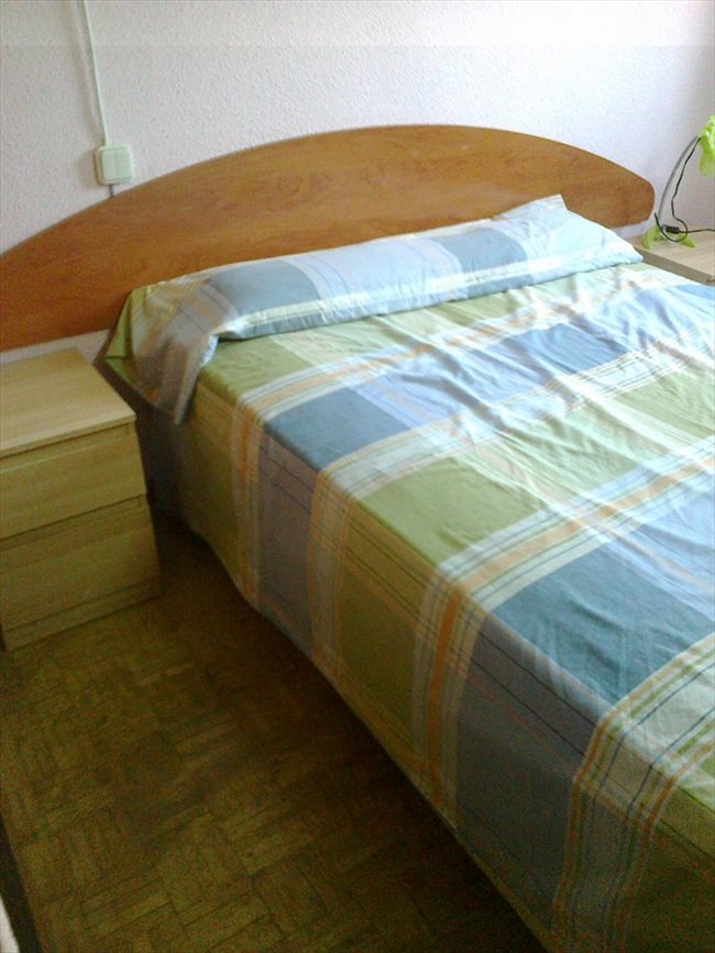 Piso Compartido en Barrio de Bego - Pareja Casa Estudiantes Universidad | EasyPiso - Image 1