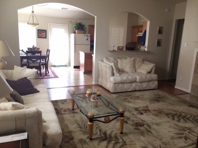 Room for rent in Mission Bend - Nice furnished bedroom in a nice 3/2/2 house in real nice area in Grand Mission/West Park tollway - Image 1