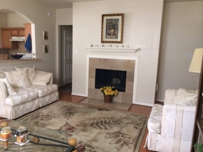 Room for rent in Mission Bend - Nice furnished bedroom in a nice 3/2/2 house in real nice area in Grand Mission/West Park tollway - Image 2