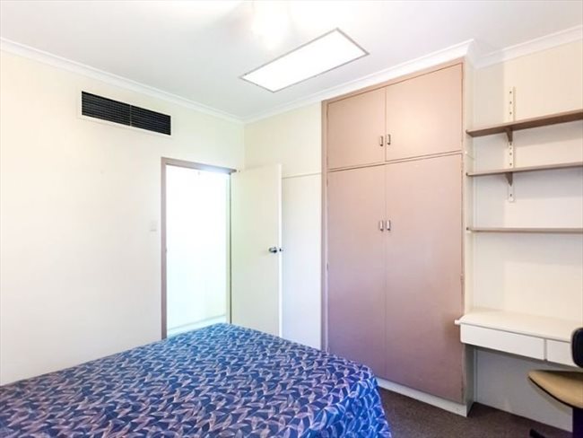 Room to rent in Araluen - Large House for Easy Going Professionals - Image 2
