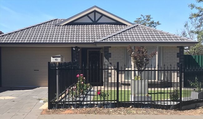 Room to rent in Elizabeth Town - Housemate Wanted! - Image 1