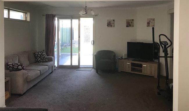 Room to rent in Elizabeth Town - Housemate Wanted! - Image 6