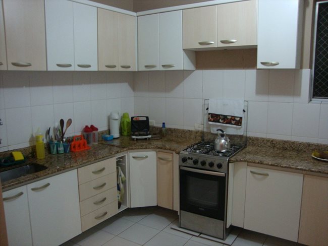 Aluguel kitnet e Quarto em Curitiba - Temos um quarto vago | EasyQuarto - Image 2