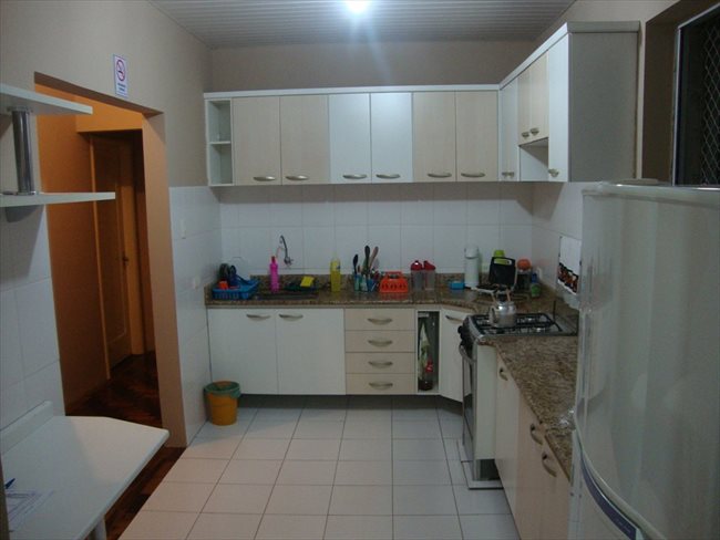 Aluguel kitnet e Quarto em Curitiba - Temos um quarto vago | EasyQuarto - Image 3
