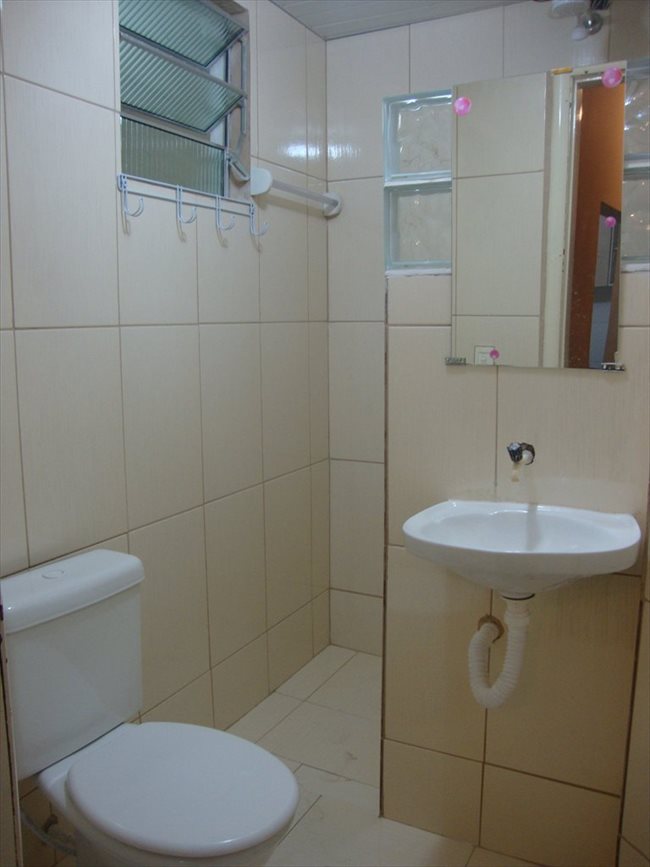 Aluguel kitnet e Quarto em Curitiba - Temos um quarto vago | EasyQuarto - Image 5