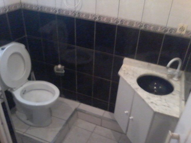 Aluguel kitnet e Quarto em Santo Amaro - Suites com banheiro privativo em Santo Amaro, de 10 mts, mobiliadas, somente para mulher | EasyQuarto - Image 6