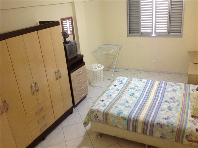 Aluguel kitnet e Quarto em Curitiba - Temos um quarto vago | EasyQuarto - Image 1