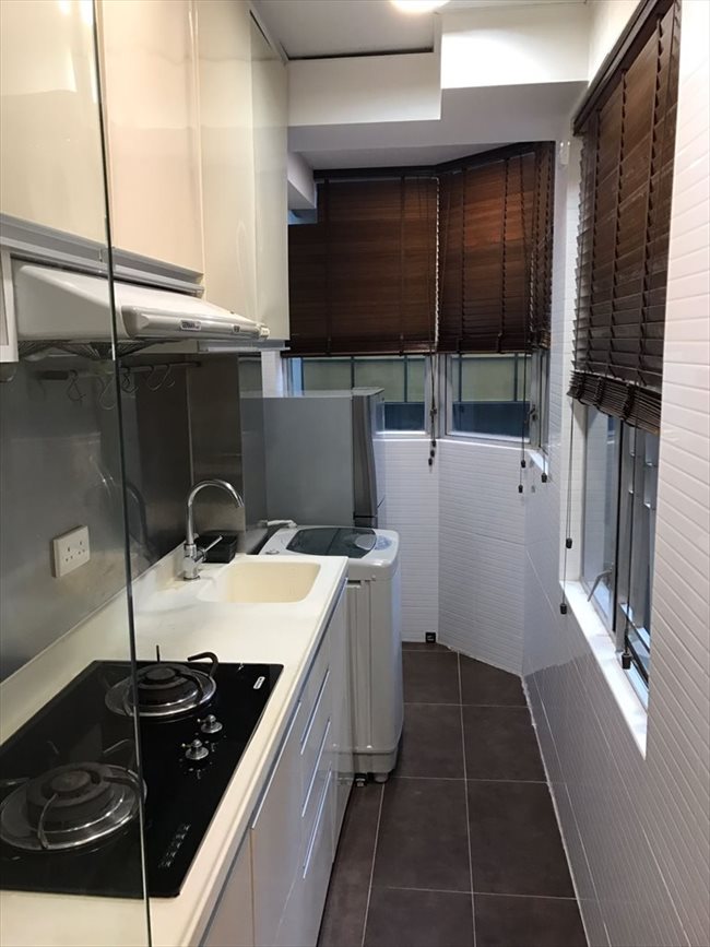 Room for rent in Sheung Wan - Nice Renovation apartment in Sheung Wan - Image 1
