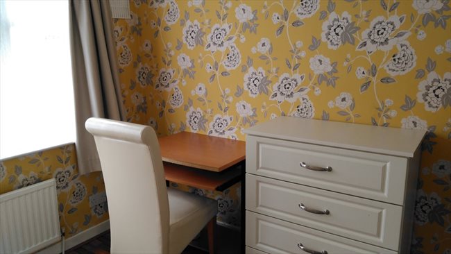 Room to rent in Dublin - Furnished bedroom - Image 2