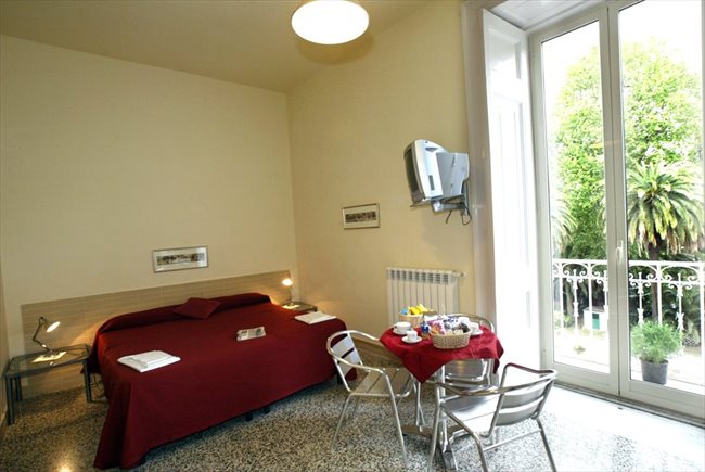 Stanze e Posti Letto in Affitto - Napoli - Luxury room con bagno privato interno | EasyStanza - Image 1