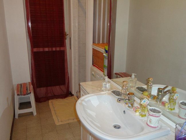 Stanze e Posti Letto in Affitto - Verona - Bel appartamento | EasyStanza - Image 5