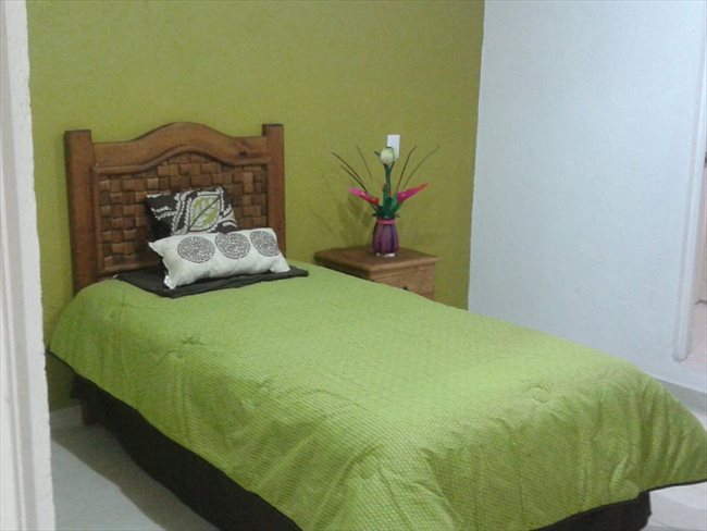 Cuarto en renta en Toluca - Rentó recámara amueblada | CompartoDepa - Image 2