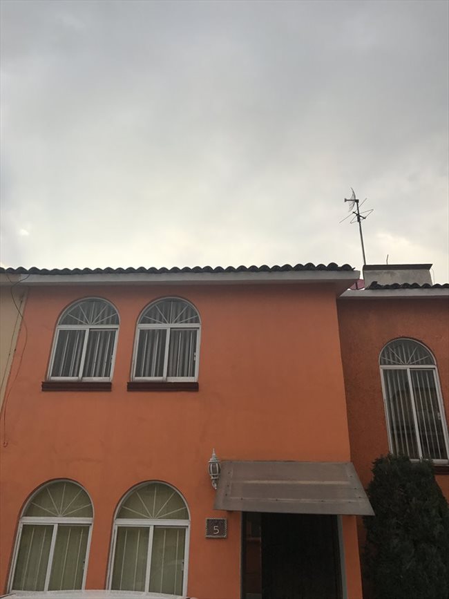Cuarto en renta en Toluca - Comparto Casa en Fraccionamiento | CompartoDepa - Image 1