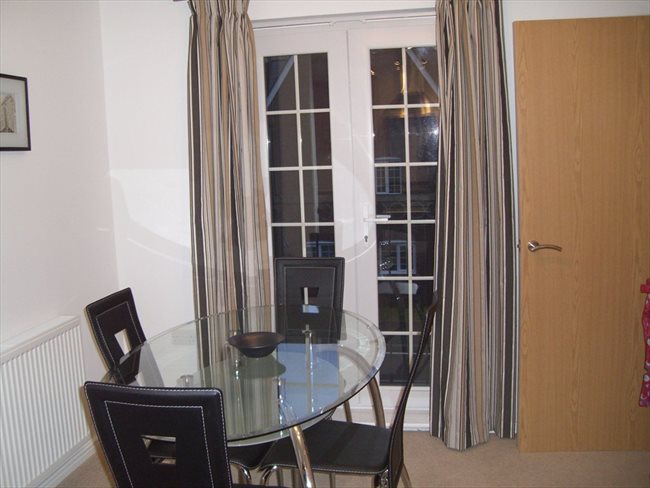 Room to rent in Stoneclough - Large double room, own bathroom, Ringley Lock,Whitefield. - Image 2