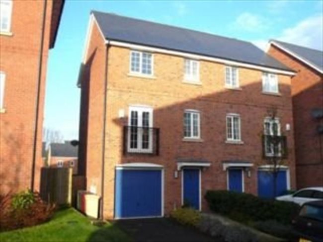 Room to rent in Stoneclough - Large double room, own bathroom, Ringley Lock,Whitefield. - Image 6
