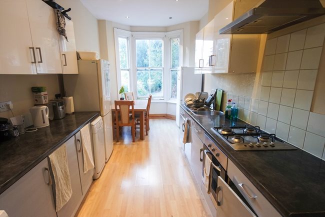 Room to rent in Abington - Northampton Rooms - Clean and tidy, Newly decorated - Image 2