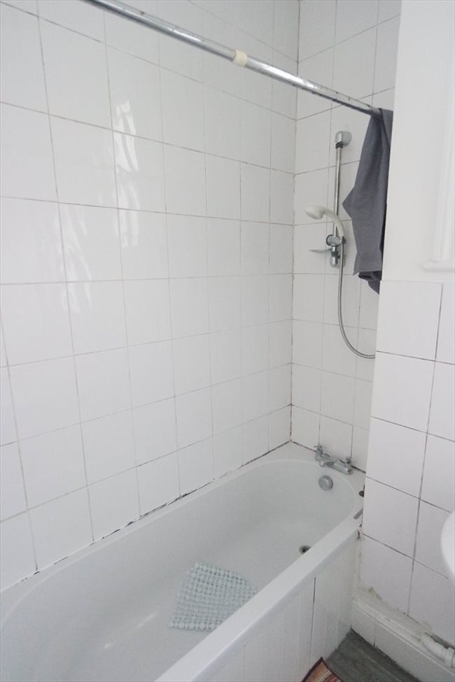 Room to rent in Abington - Northampton Rooms - Clean and tidy, Newly decorated - Image 5