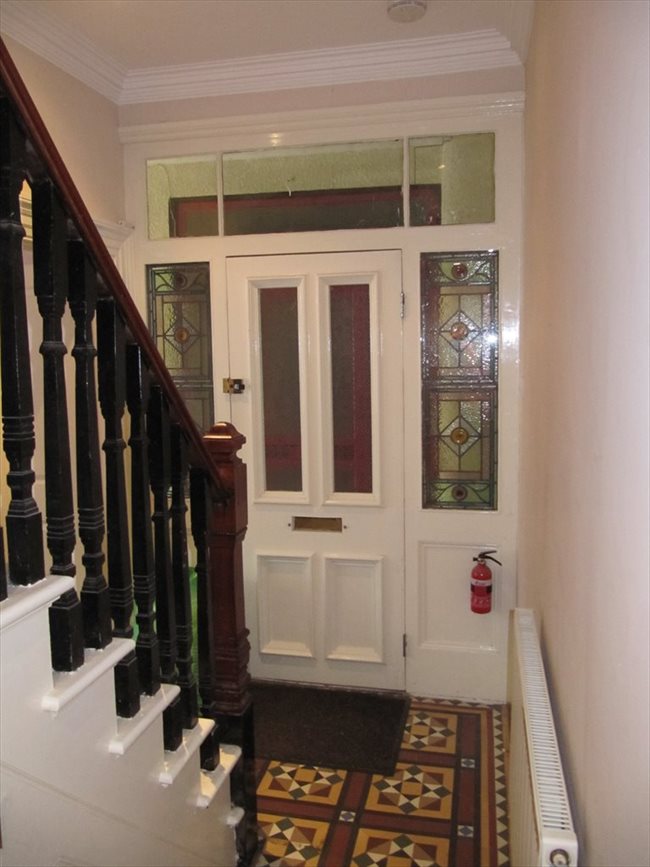 Room to rent in Rugby - Super double room (single occupancy) central Rugby - Image 3