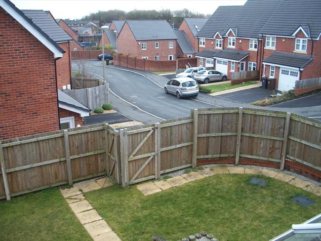 Room to rent in Leigh - Atherton:selection of rooms in new mews houses - Image 3