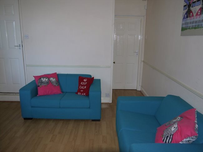 Room to rent in Lenton Abbey - DOUBLE BED AVAILABLE IN STUDENT HOUSE IN BEESTON - Image 5