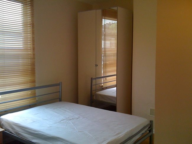 Room to rent in Forrest Fields - STUDENTS. Studios single/double/couple £100/£105/£130 inc bills - Image 1