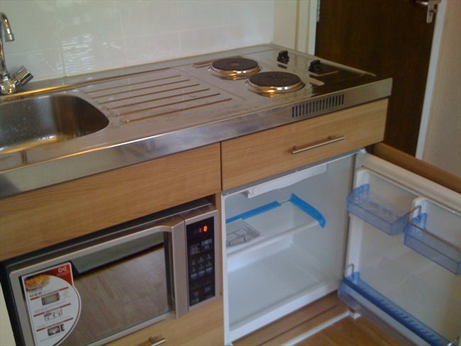 Room to rent in Forrest Fields - STUDENTS. Studios single/double/couple £100/£105/£130 inc bills - Image 3
