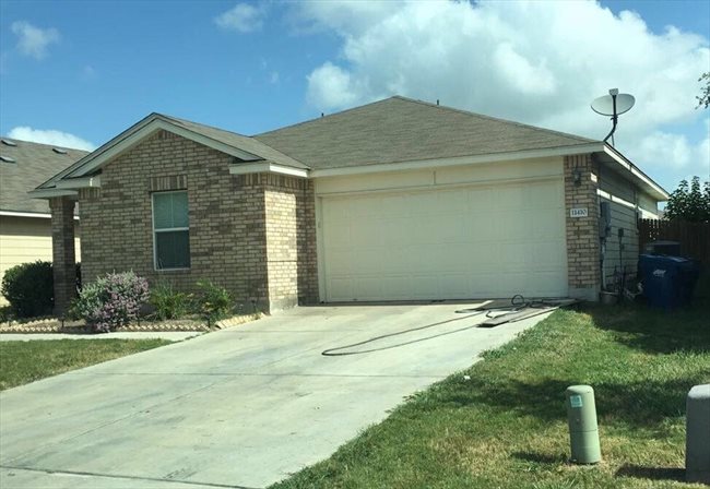 Room for rent in University Hills - Room for rent in 3 bedroom House. - Image 2