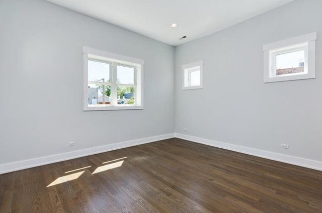 Room for rent in Ukrainian Village - West Town Room For Rent - Image 2