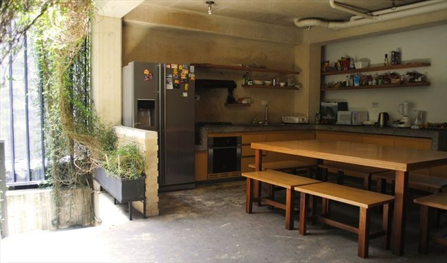 Habitacion en arriendo en Bogotá - Aparta-Estudio Privado Sencillo en La Macarena | CompartoApto - Image 1