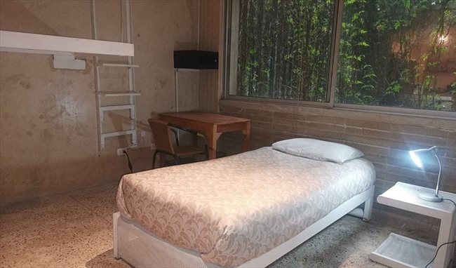 Habitacion en arriendo en Bogotá - Aparta-Estudio Privado Sencillo en La Macarena | CompartoApto - Image 5
