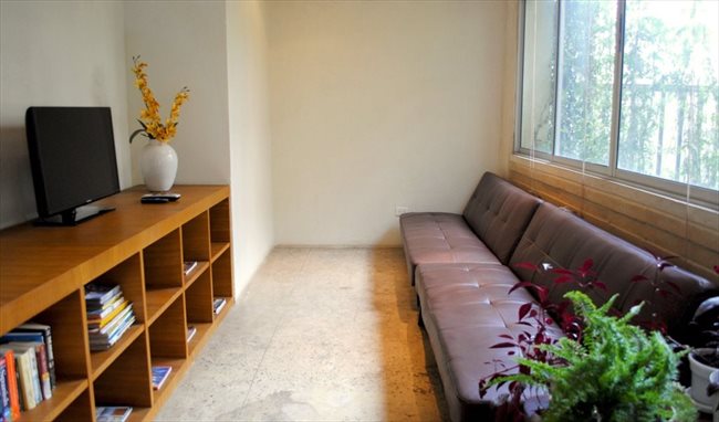 Habitacion en arriendo en Bogotá - Aparta-Estudio Privado de Lujo en La Macarena | CompartoApto - Image 6