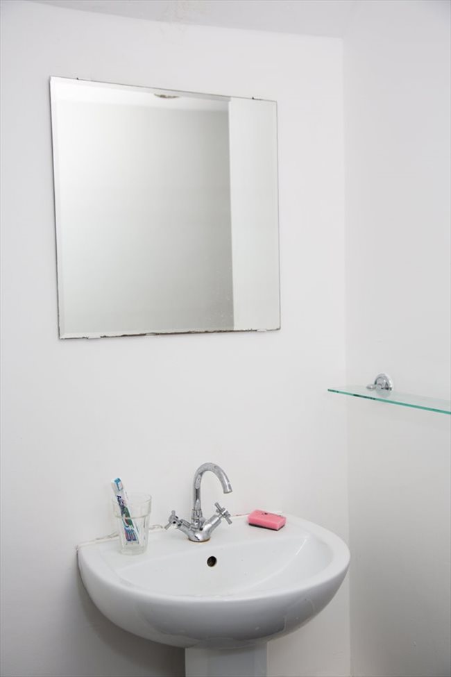 Room to rent in South Shields - Rooms to Rent in South Shields! £60-90 a room per week! - Image 8