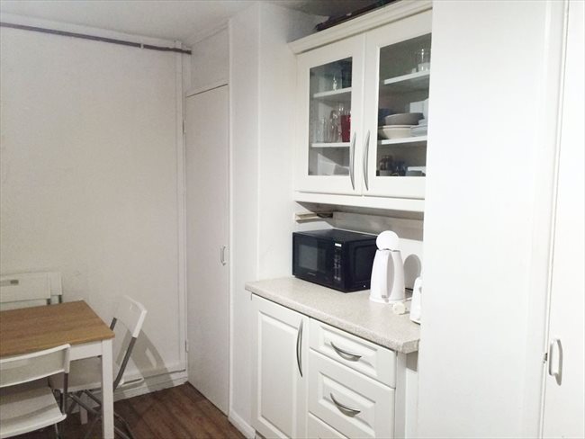 Room to rent in Stratford - King Size Room very close to Stratford station / Westfield - Image 3