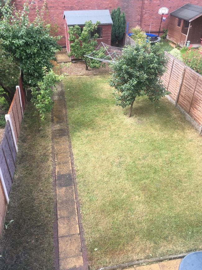 Room to rent in Tooting - 4 Double Rooms Available near Mitcham Eastfield - Image 5