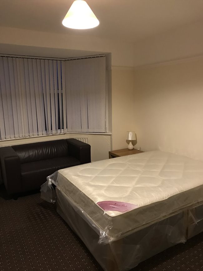 Room to rent in Fenham - Double room - Image 2