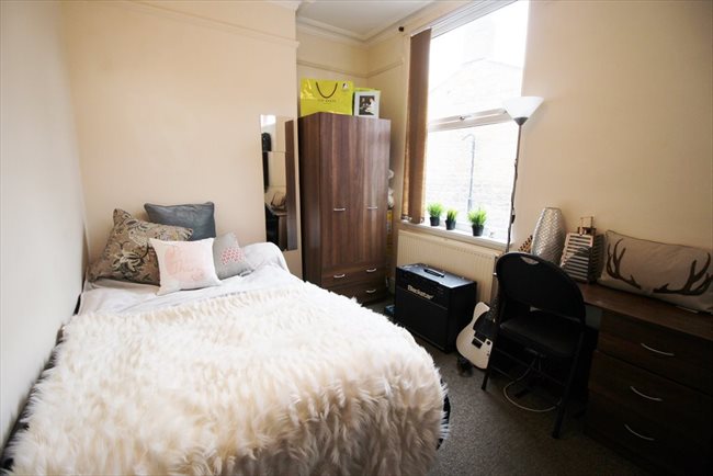 Room to rent in Headingley - Modern and Central Headingley Student House Share Available from 1st July BILLS INCLUDED - Image 3