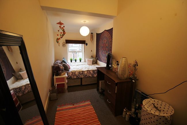 Room to rent in Headingley - Modern and Central Headingley Student House Share Available from 1st July BILLS INCLUDED - Image 5