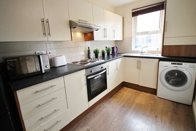 Room to rent in Headingley - Modern and Central Headingley Student House Share Available from 1st July BILLS INCLUDED - Image 6