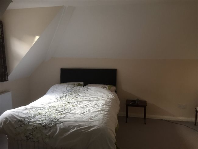 Room to rent in Mere Green - Room to rent - Image 1