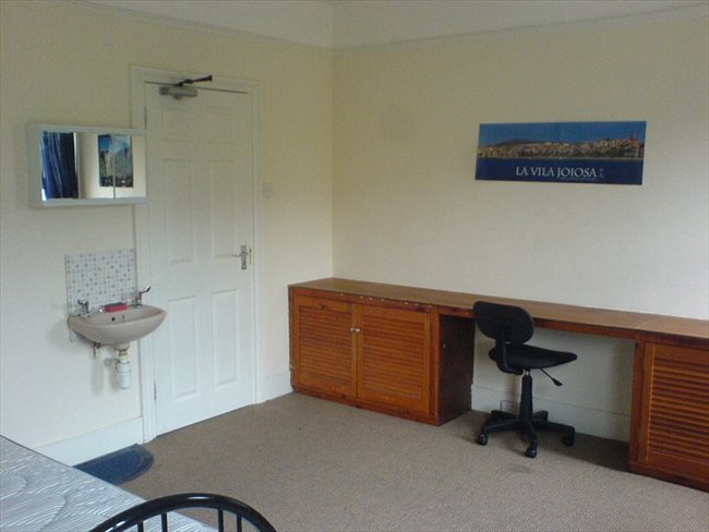 Room to rent in Basingstoke - ROOMS TO LET IN BASINGSTOKE TOWN CENTRE - Image 2