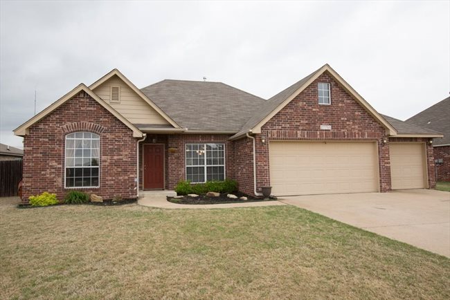 Room for rent in Broken Arrow - Roommate Needed - Image 1